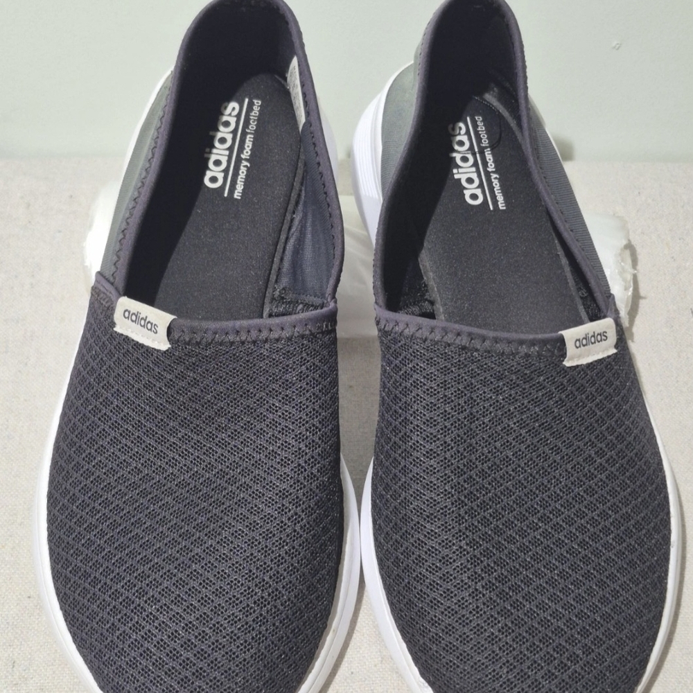 Adidas Charcoal/black Slip-On Shoes Sz 9.5   w/Memory FOAM Footbed